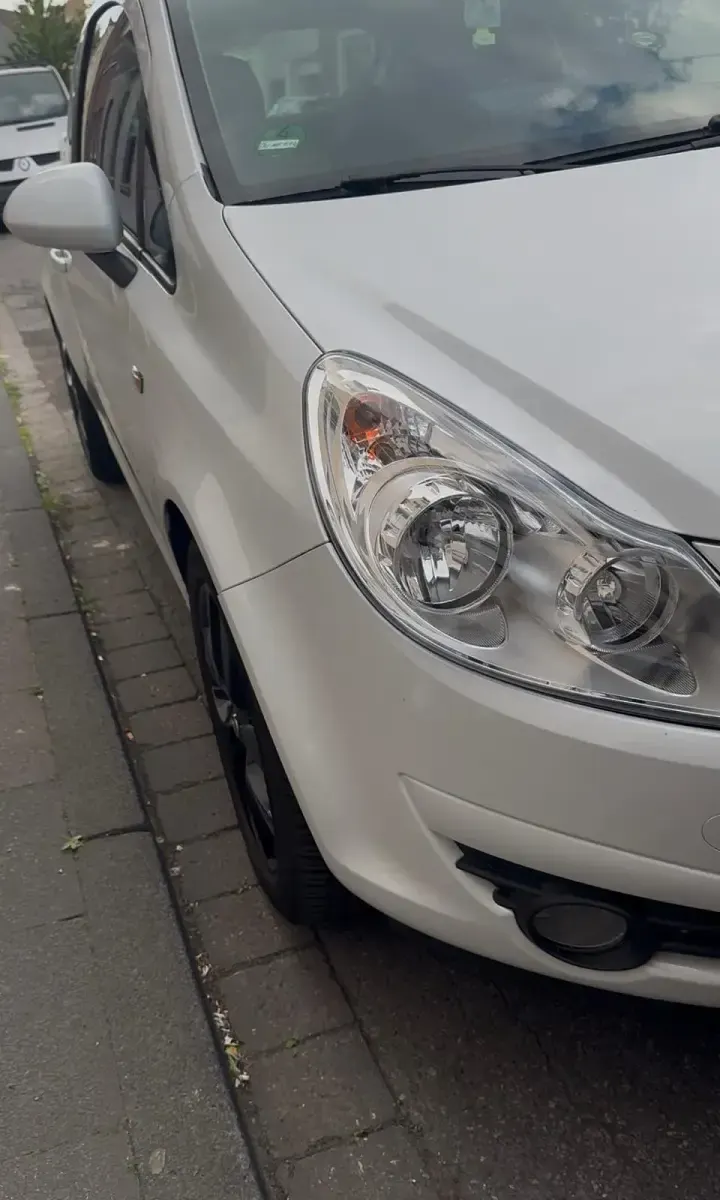 Używany Opel Corsa 87 KM (63 kW) 2010 Biały Hatchback