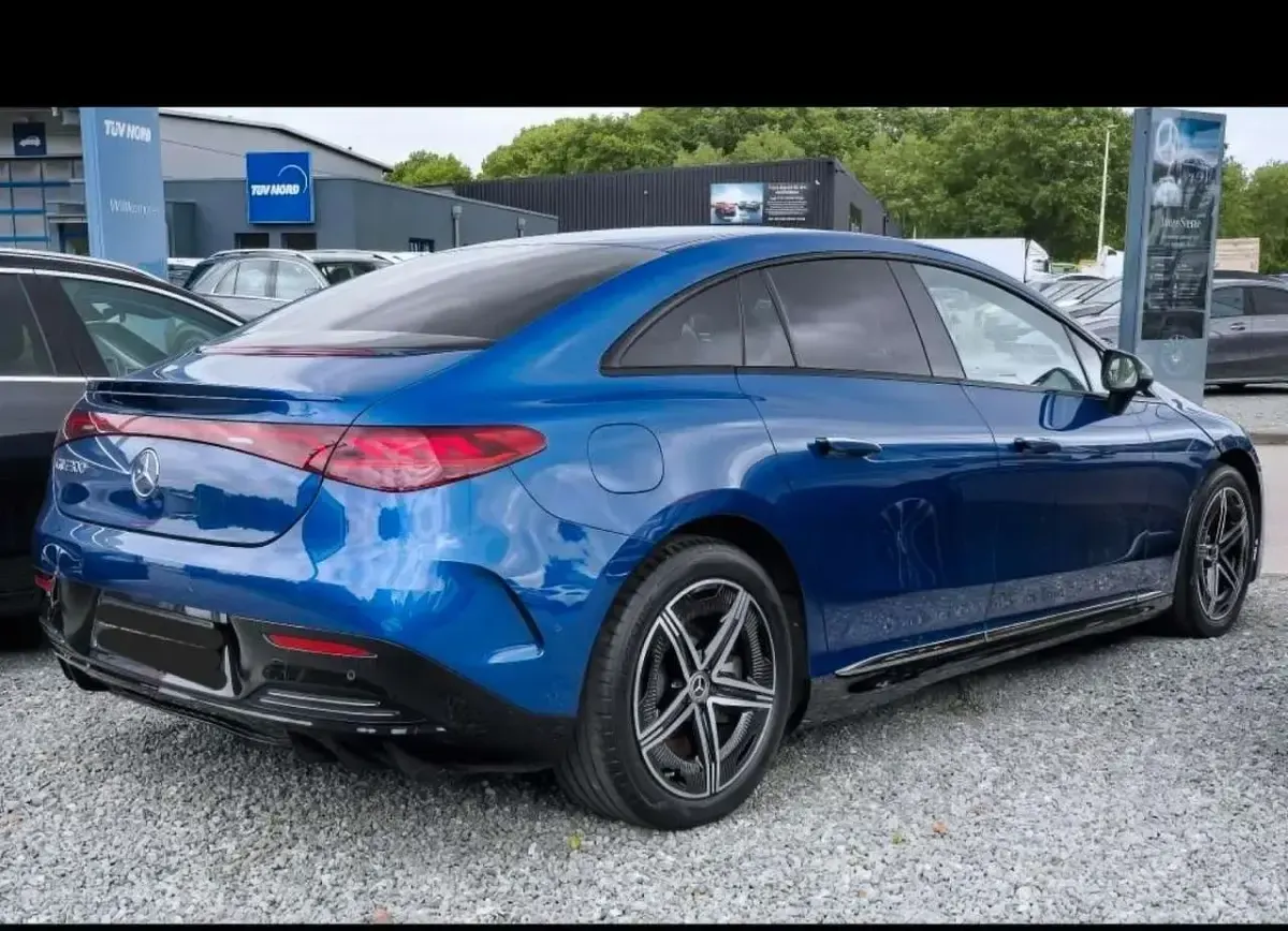 Gebraucht Mercedes EQE300 AMG line 180 kW (245 PS) 2022 Blau Limousine