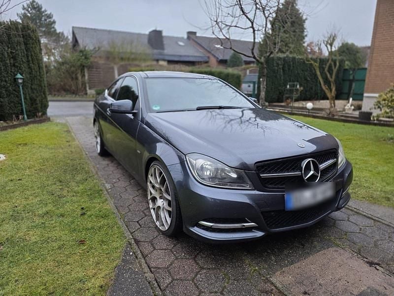Gebraucht Mercedes C250 204 PS (150 kW) 2012 Grau Coupé