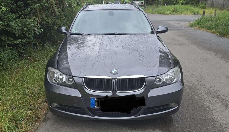 Grau Gebraucht 2007 BMW 320 Kombi | 2.950 € (Superpreis) - Bild 1/4