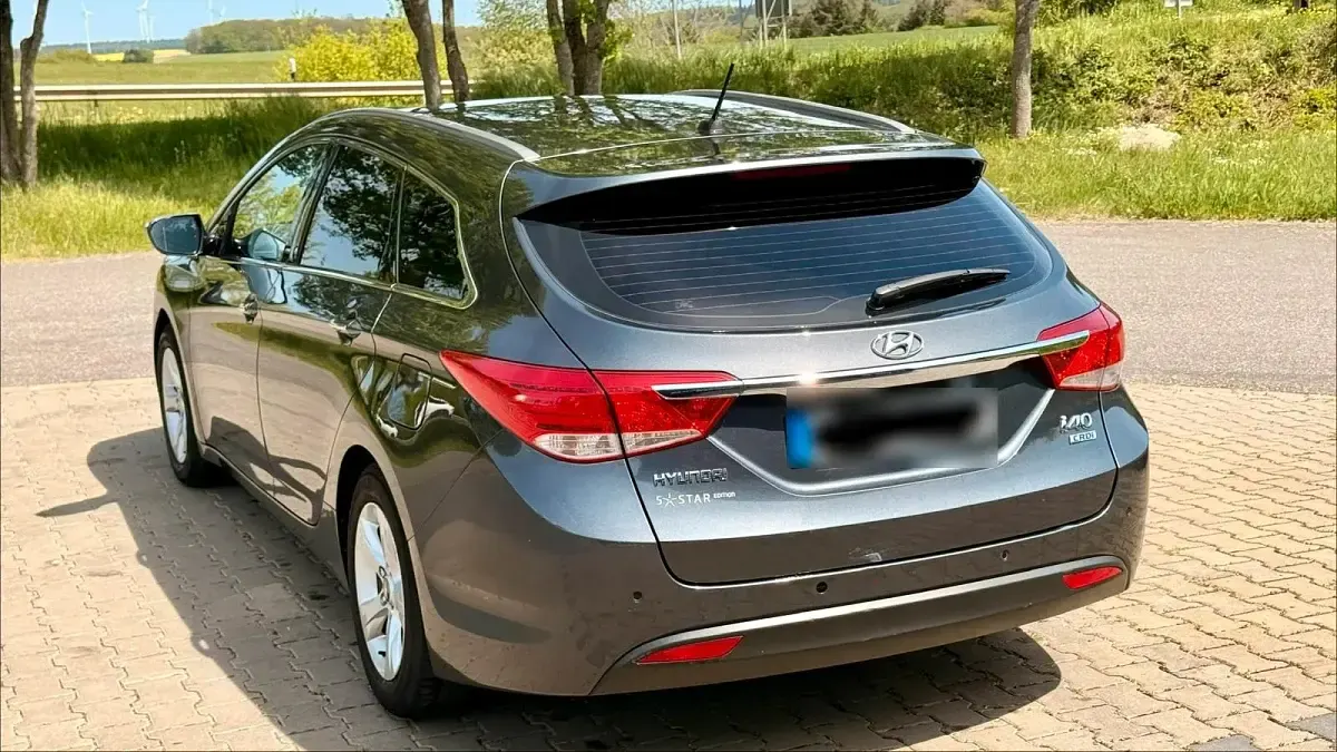 Gebraucht Hyundai i40 136 PS (100 kW) 2012 Grau Kombi