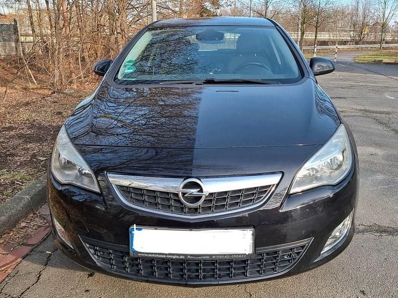 Gebraucht Opel Astra Selection 110 PS (80 kW) 2011 Schwarz Limousine