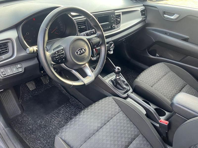 Gebraucht Kia Rio 84 PS (61 kW) 2021 Grau Limousine