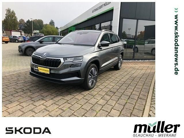 Grau (graphitegrau metallic) Gebraucht 2025 Skoda Karoq Tour SUV | 34.490 € (Etwas zu teuer) - Bild 1/4