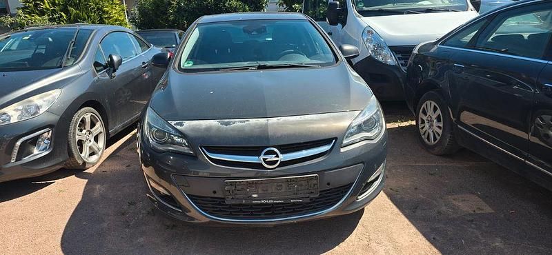 Grau Gebraucht 2014 Opel Astra Exklusiv Limousine | 4.500 € (Guter Preis) - Bild 1/4