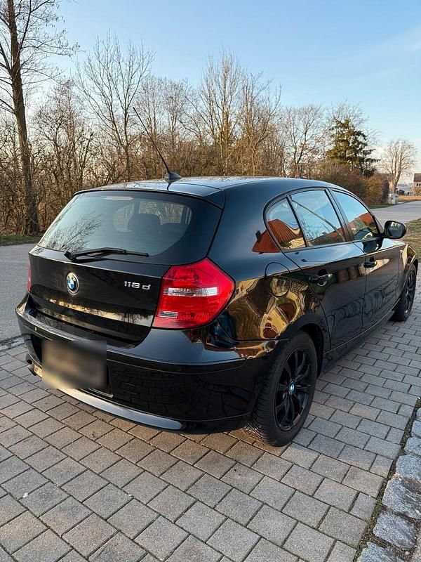 Gebraucht BMW 118 2011 Schwarz Kleinwagen
