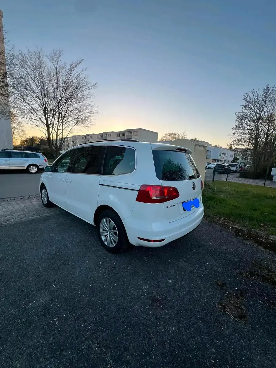 Gebraucht VW Sharan 140 PS (102 kW) 2011 Weiß Van / Kleinbus