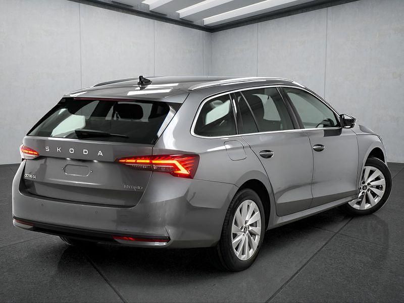 Nowe Skoda Octavia 150 KM (110 kW) 2025 Szary Kombi