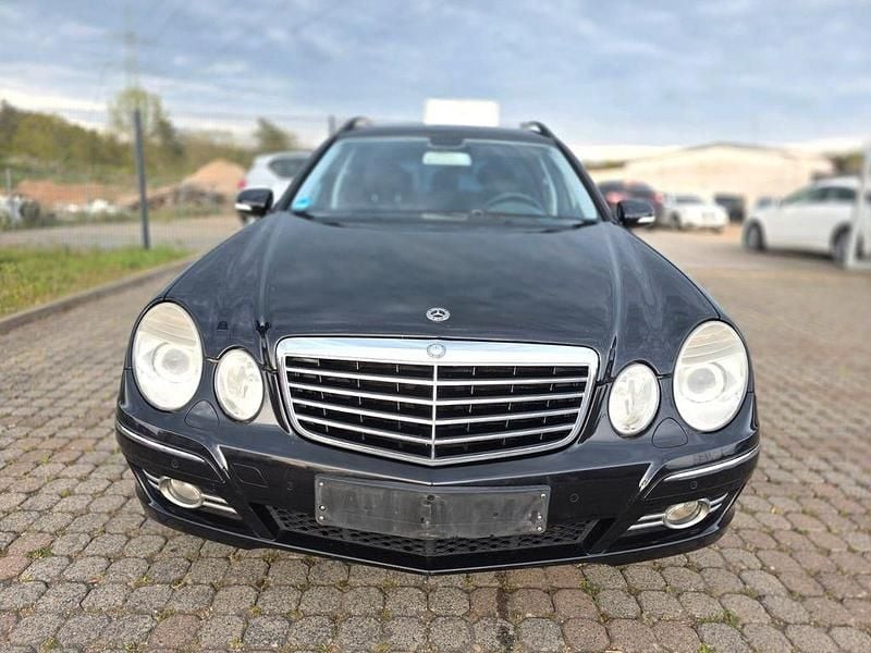 Usado Mercedes E280 Avantgarde 190 HP (139 kW) 2009 Preto Sedan