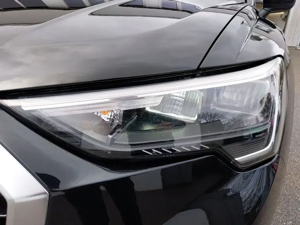 Second-hand Audi Q3 S-Line 200 CP (147 kW) 2022 Negru SUV