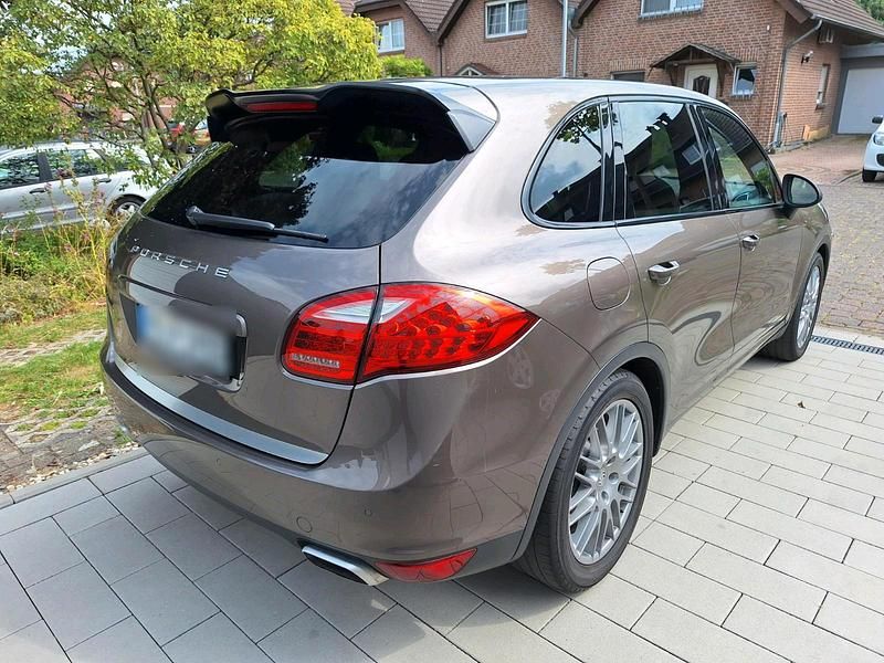 Gebraucht Porsche Cayenne S 400 PS (294 kW) 2011 Braun SUV