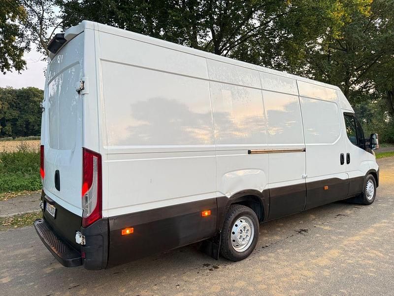 Gebraucht Iveco Daily 136 PS (100 kW) 2016 Weiß Van / Kleinbus