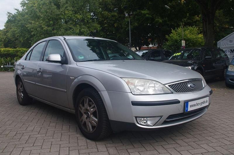 Kristallsilber metallic Gebraucht 2004 Ford Mondeo Ghia Limousine | 990 € (Guter Preis) - Bild 1/4