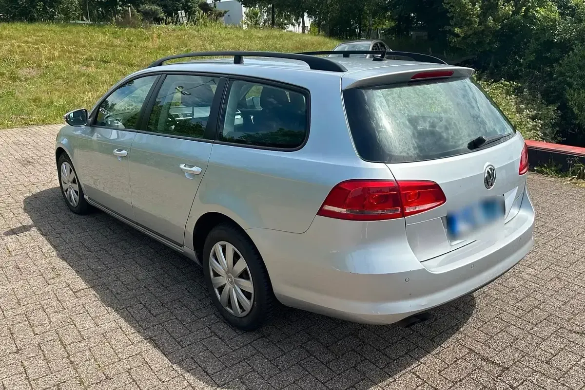 Gebraucht VW Passat 140 PS (102 kW) 2012 Silber Kombi