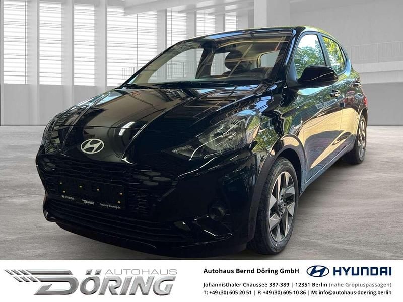 Phantom black / met Neu 2025 Hyundai i10 Trend Kleinwagen | 20.110 € (Teuer) - Bild 1/4