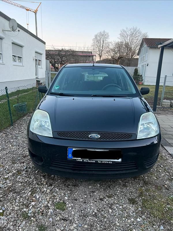Gebraucht Ford Fiesta 80 PS (58 kW) 2004 Blau Kleinwagen