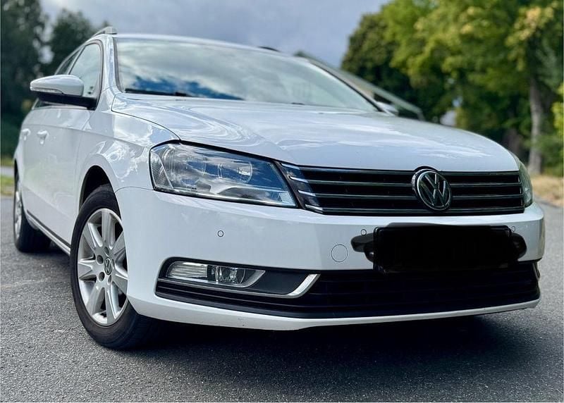 Weiß Gebraucht 2014 VW Passat Trendline Limousine | 6.990 € (Guter Preis) - Bild 1/4