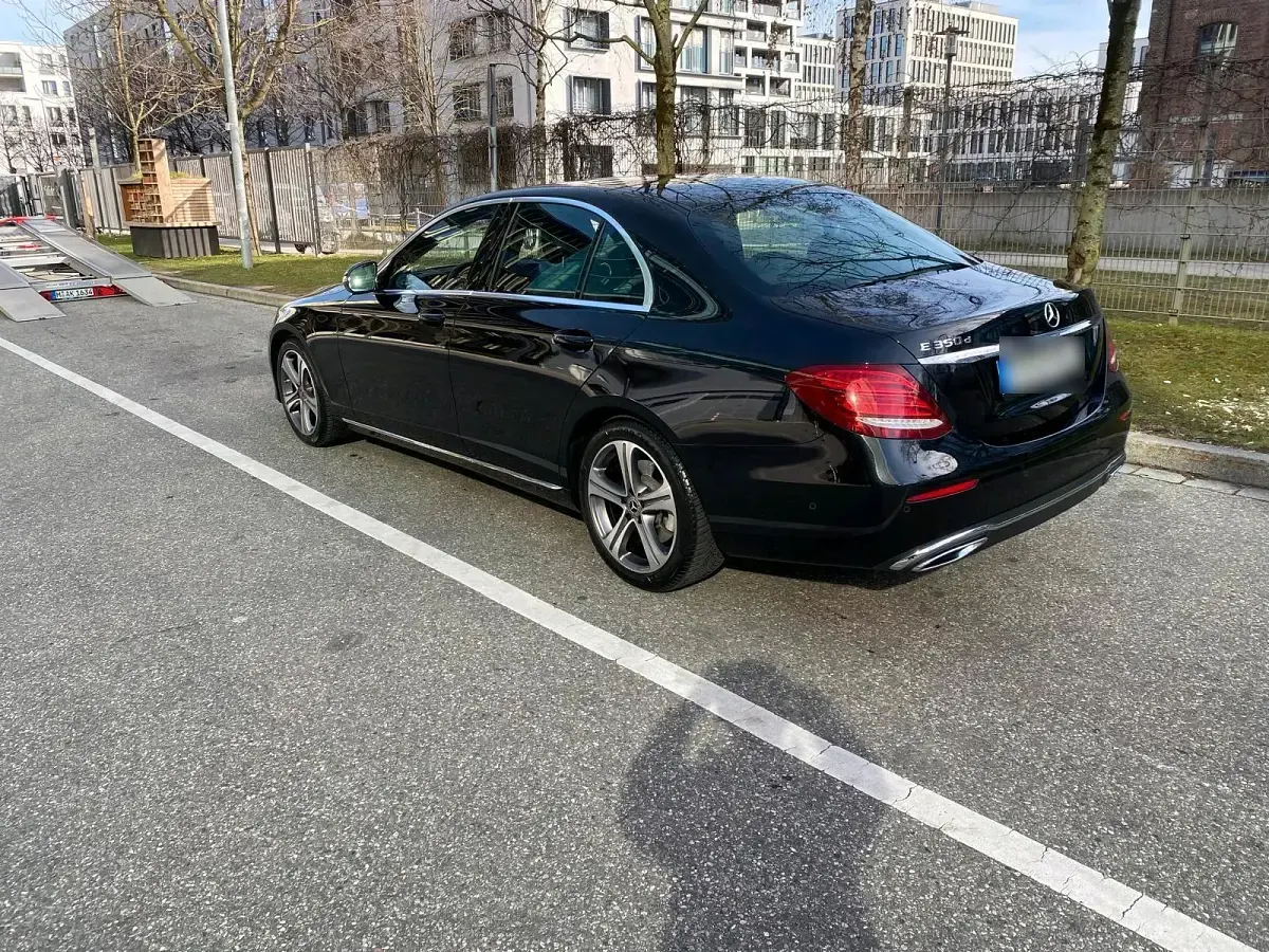 Gebraucht Mercedes E350 258 PS (189 kW) 2017 Schwarz Limousine