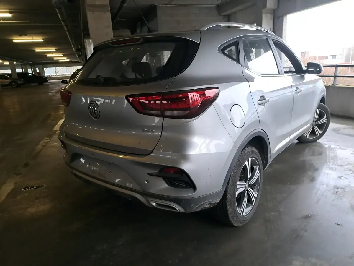 Gebraucht MG ZS Comfort 106 PS (77 kW) 2023 Silber (cosmic silver) SUV