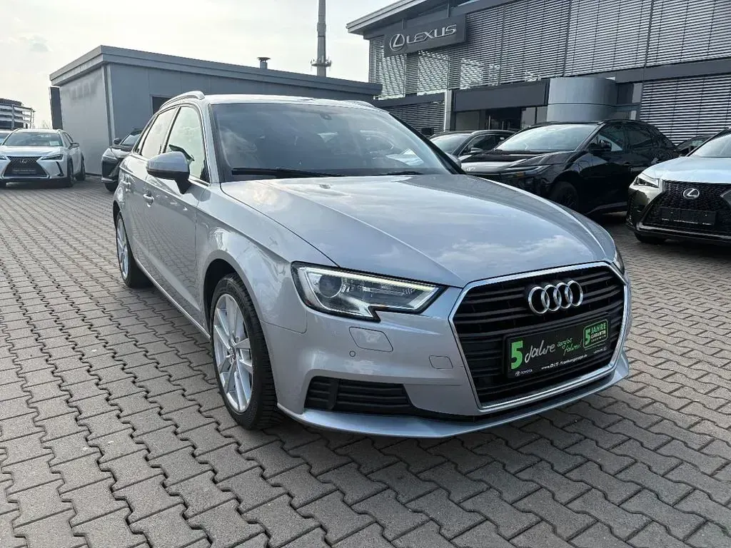 Gebraucht Audi A3 116 PS (85 kW) 2018 Silber Limousine
