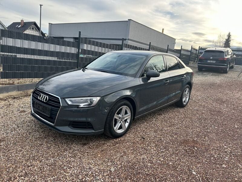 Grau Gebraucht 2018 Audi A3 Limousine | 10.999 € (Superpreis) - Bild 1/4