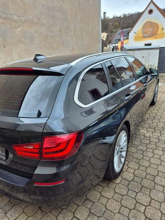 Gebraucht BMW 520 184 PS (135 kW) 2012 Grau Kombi