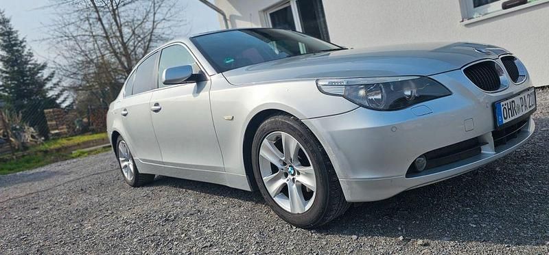Gebraucht BMW 523 177 PS (130 kW) 2005 Silber Limousine