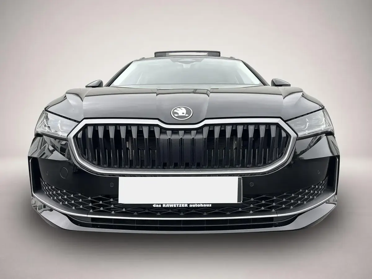 Gebraucht Skoda Superb Selection 150 PS (110 kW) 2025 Manufacturer Kombi