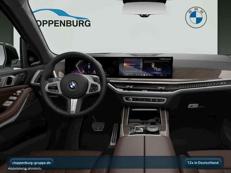 Neu BMW X7 M Sport 352 PS (258 kW) 2026 Grau SUV