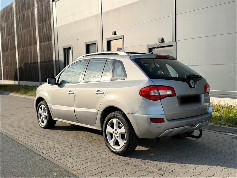 Gebraucht Renault Koleos 150 PS (110 kW) 2009 Silber SUV