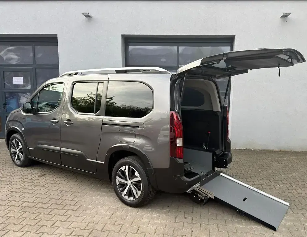 Gebraucht Peugeot Rifter GT-line 131 PS (96 kW) 2021 Grau Van / Kleinbus