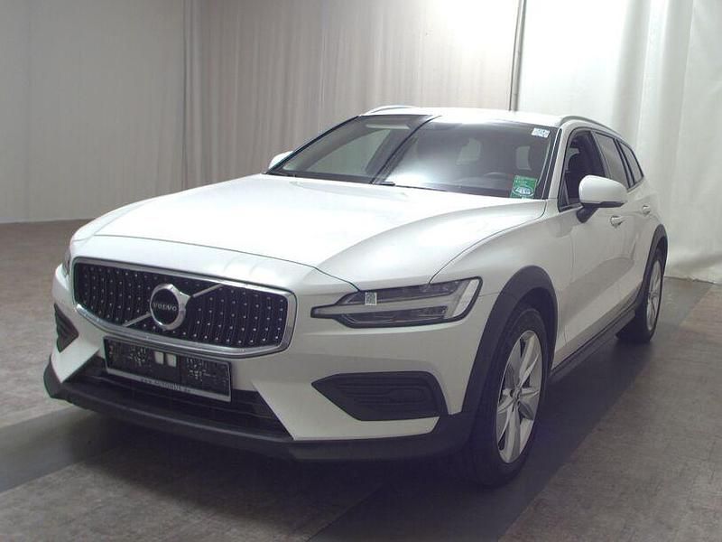 Gebraucht Volvo V60 CC 197 PS (144 kW) 2022 Weiss Kombi