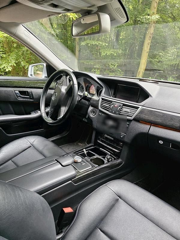 Gebraucht Mercedes E350 231 PS (169 kW) 2009 Silber Kombi