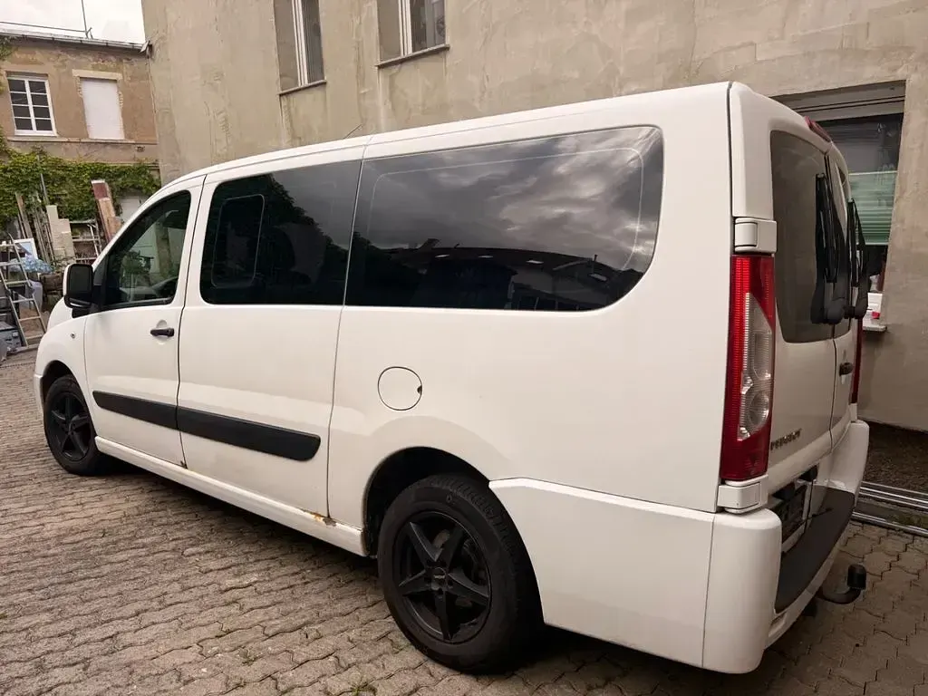 Gebraucht Peugeot TePee 163 PS (119 kW) 2013 Weiß Van / Kleinbus