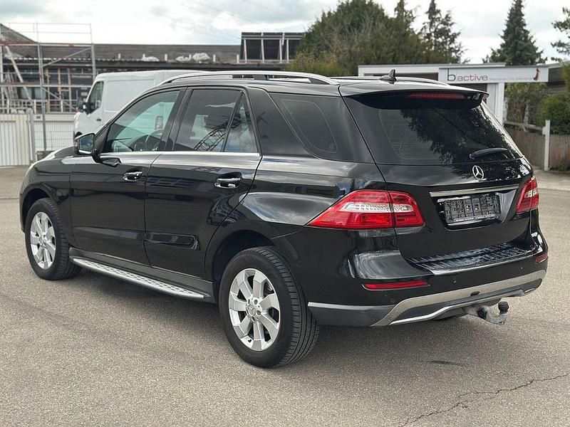 Gebraucht Mercedes ML350 258 PS (189 kW) 2013 Schwarz SUV