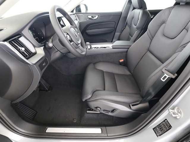 Gebraucht Volvo XC60 Plus 197 PS (144 kW) 2024 Grau SUV