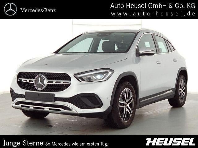 Silber Gebraucht 2022 Mercedes GLA180 SUV | 36.900 € (Teuer) - Bild 1/4