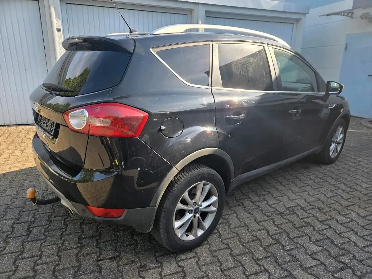 Gebraucht Ford Kuga 140 PS (102 kW) 2012 Schwarz SUV