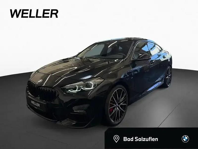 Black sapphire (schwarz) Gebraucht 2024 BMW 220 Performance Coupé | 34.190 € (Superpreis) - Bild 1/4