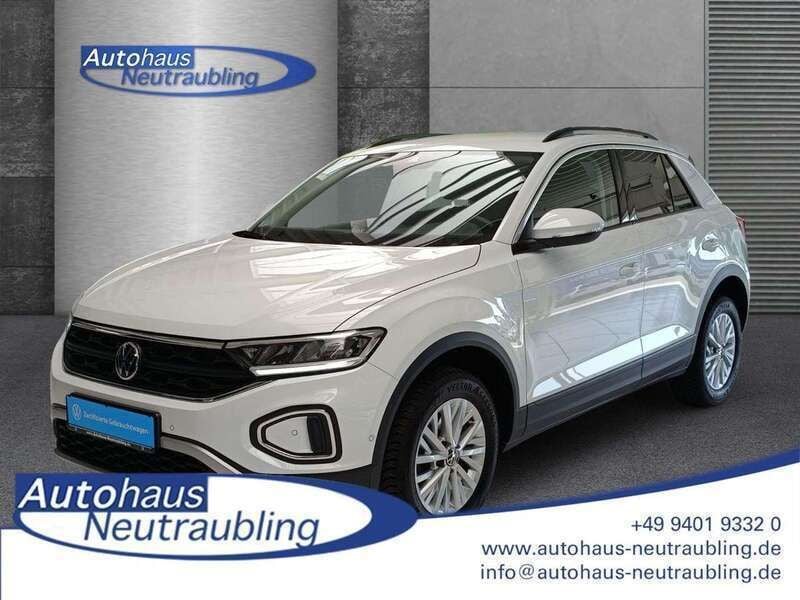 (weiß) pure white Gebraucht 2024 VW T-Roc Life SUV | 21.890 € (Guter Preis) - Bild 1/4