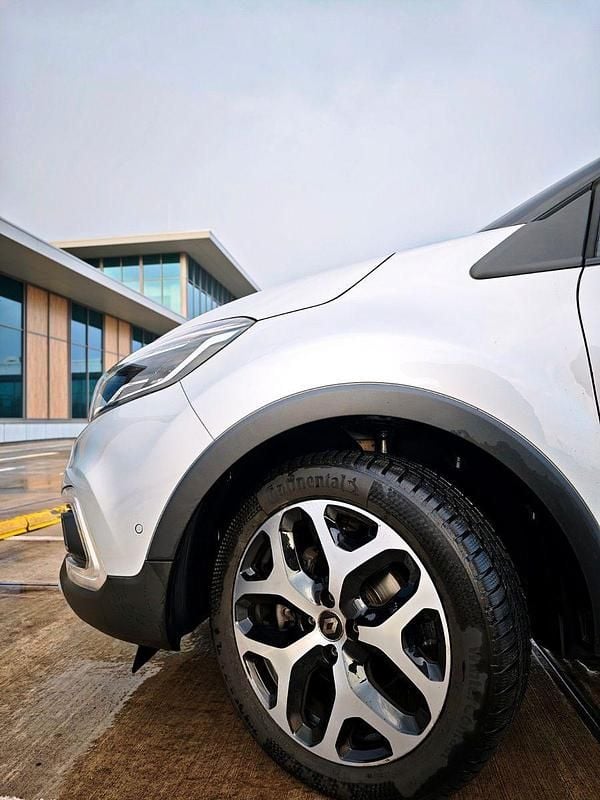 Gebraucht Renault Captur Collection 150 PS (110 kW) 2019 Silber SUV