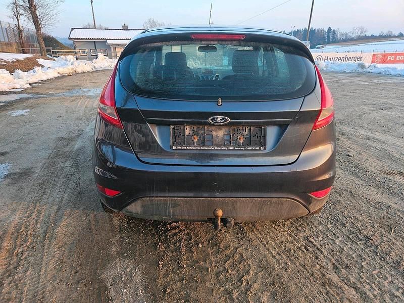 Gebraucht Ford Fiesta 90 PS (66 kW) 2010 Blau Kleinwagen