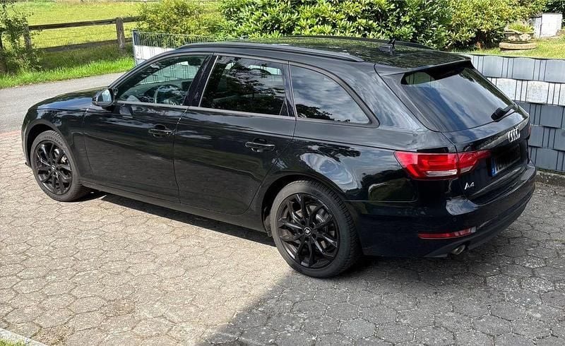 Gebraucht Audi A4 Ambiente 150 PS (110 kW) 2016 Schwarz Kombi