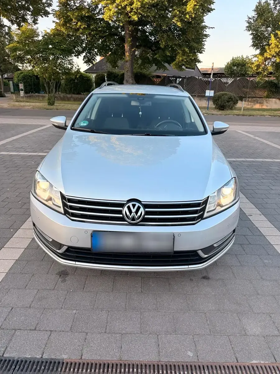 Gebraucht VW Passat Comfortline 170 PS (125 kW) 2011 Grau Kombi