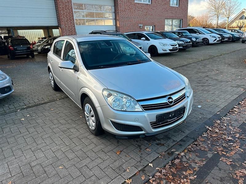 Grau Gebraucht 2007 Opel Astra Kleinwagen | 2.299 € (Fairer Preis) - Bild 1/4