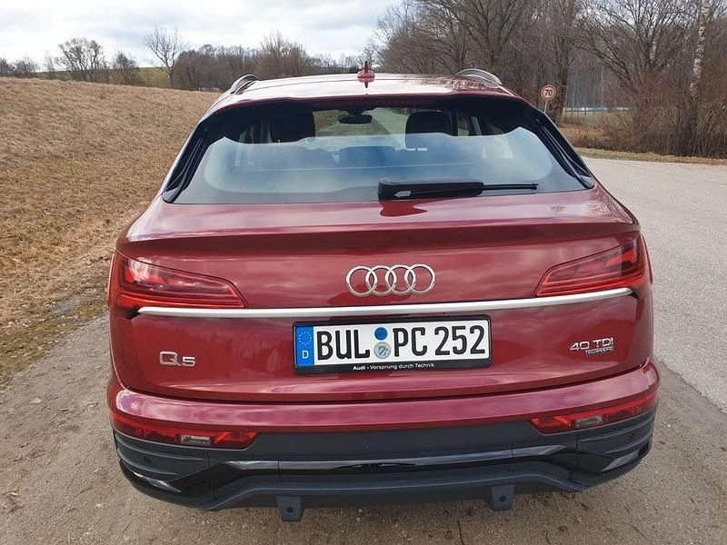 Gebraucht Audi Q5 Sportback Advanced 204 PS (150 kW) 2023 Rot SUV