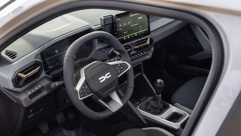 Gebraucht Dacia Duster 130 PS (95 kW) 2024 Andere farben SUV