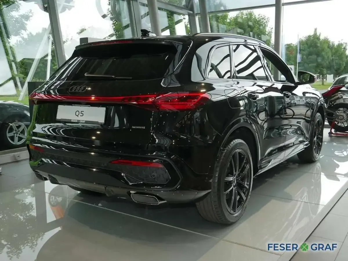 Neu Audi Q5 204 PS (150 kW) 2026 Mythosschwarz metallic SUV