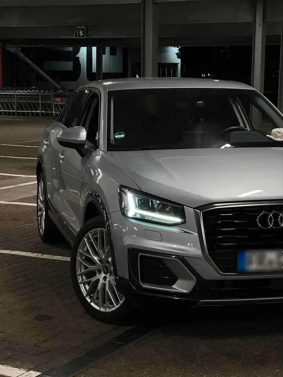 Gebraucht Audi Q2 Design 150 PS (110 kW) 2018 Grau SUV