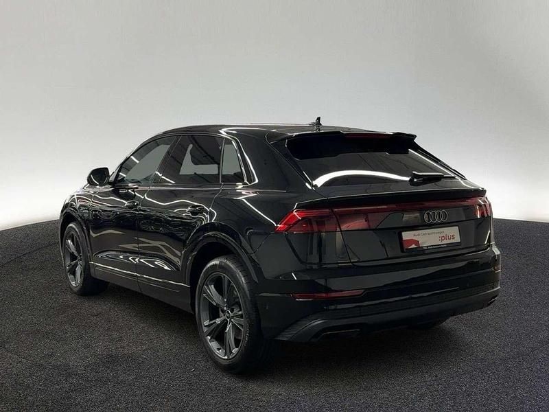 Gebraucht Audi Q8 Ambiente 286 PS (210 kW) 2024 Mythosschwarz metallic SUV
